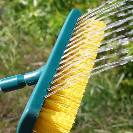 balai brosse avec buses d'eau intégrées